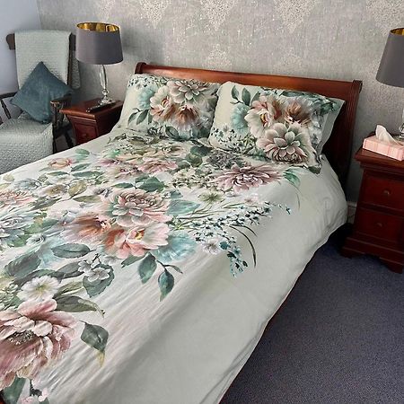 Manor Inn Galmpton Bagian luar foto