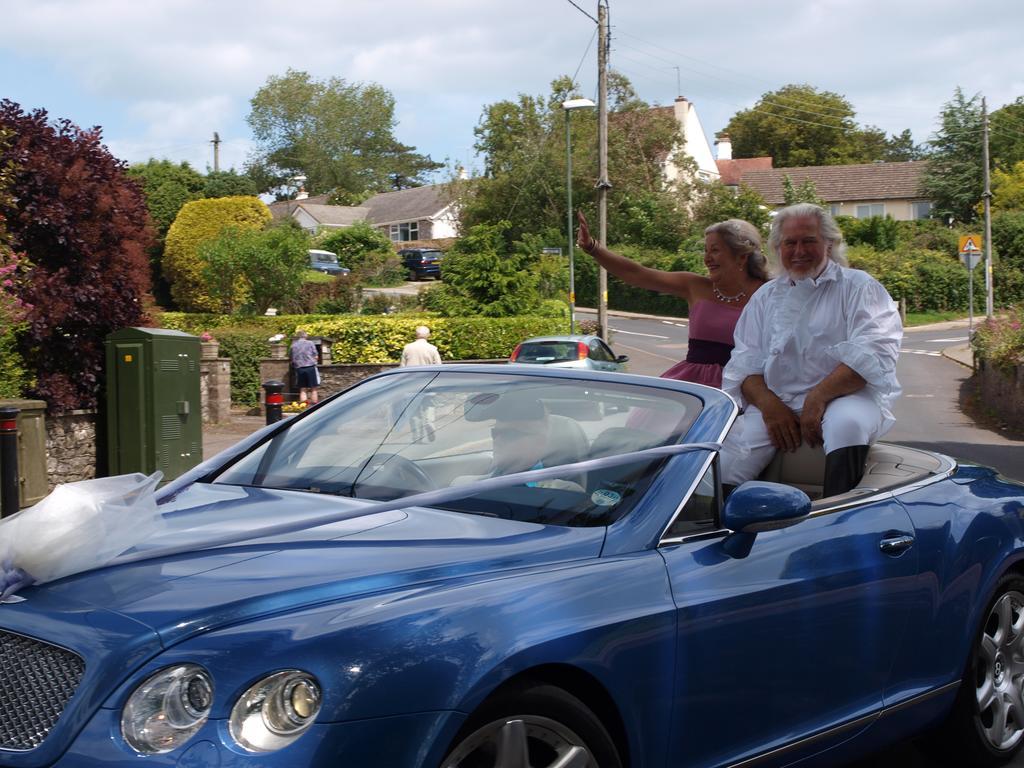 Manor Inn Galmpton Bagian luar foto