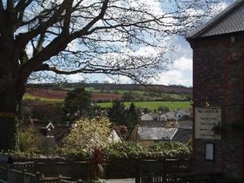 Manor Inn Galmpton Bagian luar foto